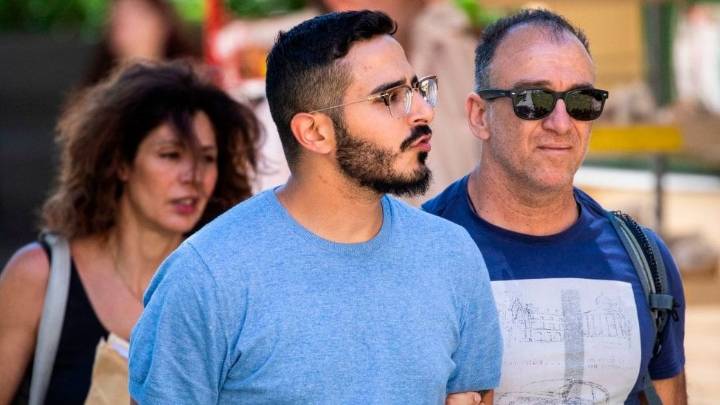 Detienen a Simon Leviev, el "estafador de Tinder" que inspiró una película de Netflix