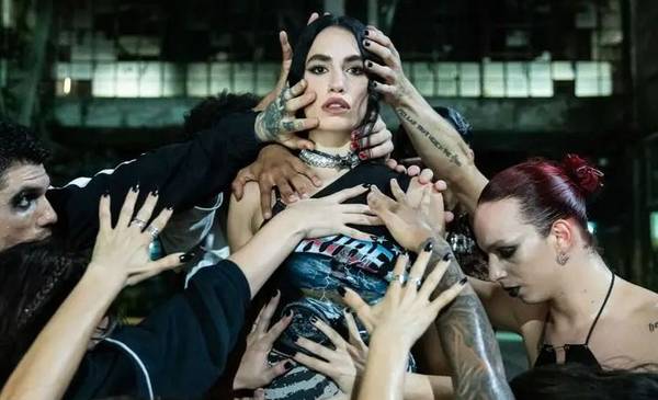 VIDEO. El polémico gesto de Lali Espósito contra Karina Milei en medio del escándalo por presuntas coimas
