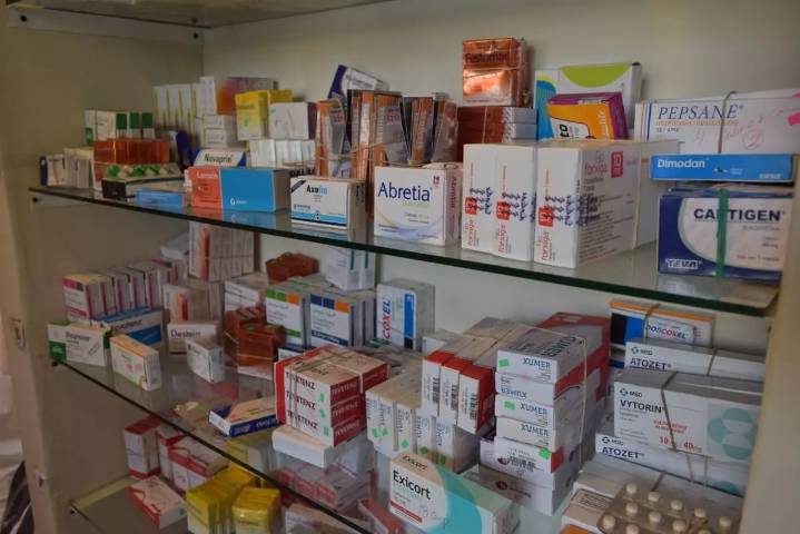Al menos cuatro derechohabientes del IMSS metieron amparos por medicinas: delegada