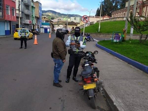 Falta control a los motociclistas en las calles de Pasto