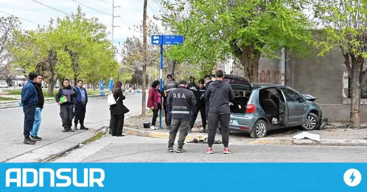 19:03 Persecución en Roca: tres hombres fueron detenidos tras fuga y secuestro de equipo con frecuencia policial