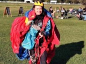 Escritora, terapeuta y "un sol de persona": quién era la paracaidista que murió durante un salto en Miramar