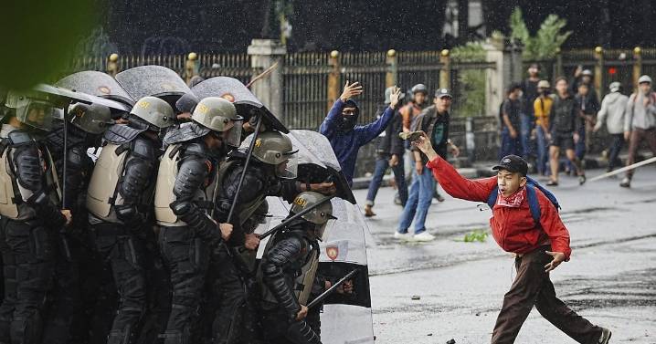 Indonesia's nationwide unrest over lawmakers' perks