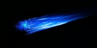 Adiós a la fibra óptica: diseñan canales huecos que transmiten internet con 1.000 veces más de potencia