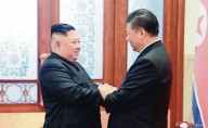 Kim Jong-un viaja en tren hacia China; participará en desfile militar de Beijing