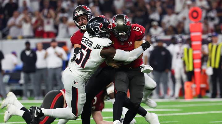 Browns fans urged to ‘look away’ after Baker Mayfield and Nick Chubb hug on MNF