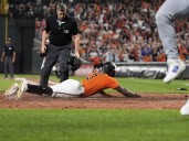Del no-hitter al Walk-Off: Albert Suárez triunfó por los Orioles