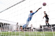 Fulham 1 Leeds 0: Calvert-Lewin offers hope, Aaronson’s surprise start, late heartache