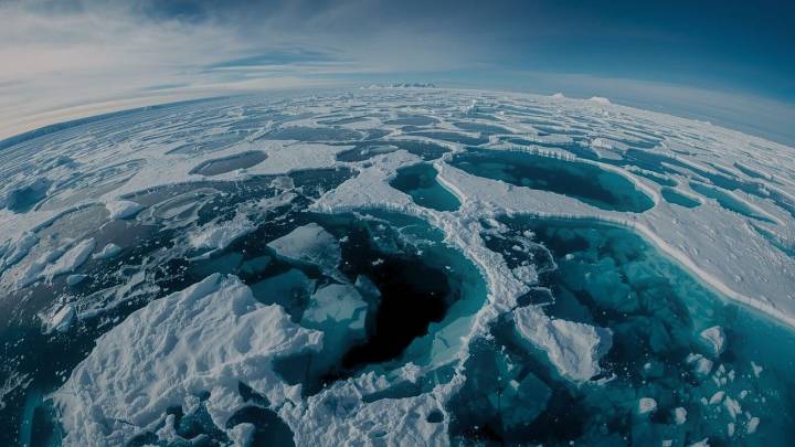 Descubren más de 50 lagos ocultos bajo el hielo de la Antártida: el hallazgo podría acelerar el aumento del nivel del mar