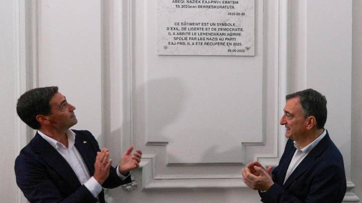 El PNV toma posesión del palacete de París y ya ondea la ikurriña