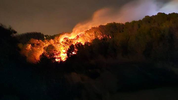 Alarma por un incendio forestal en la partida Garduix de Calp