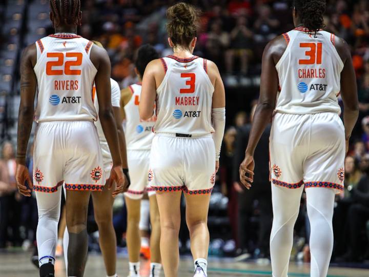 Dream beat Sun 87-62 as Karl Smesko breaks WNBA record for most wins by a first