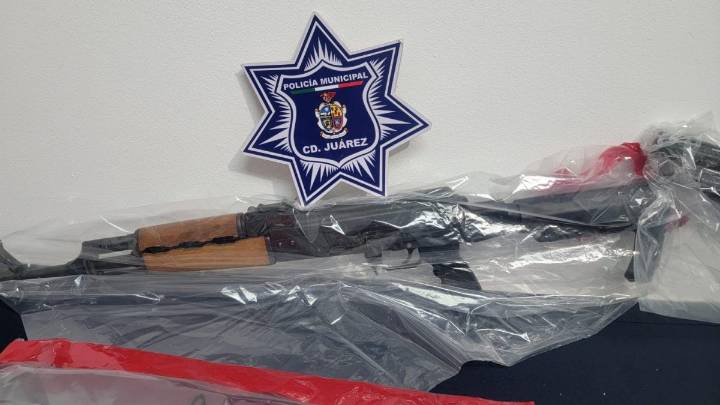 Detienen a un sujeto y un adolescente en posesión de armas de fuego  y cartuchos útiles