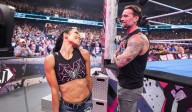 Intenta no llorar: captan a CM Punk llorar por el regreso de AJ Lee a WWE