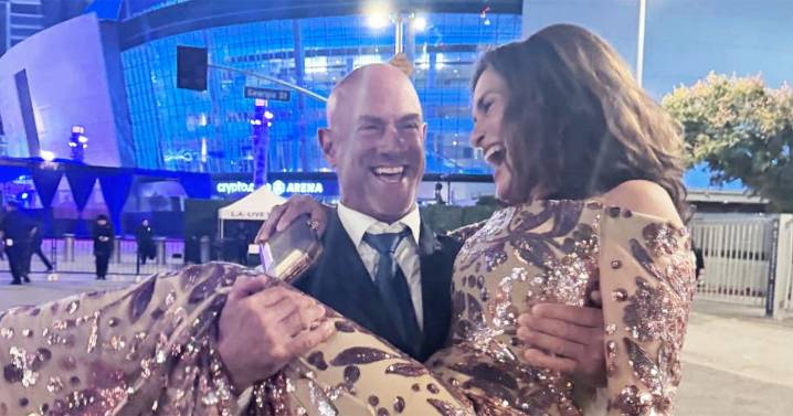 Mariska Hargitay Posts Photos of Chris Meloni Carrying Her After Emmys