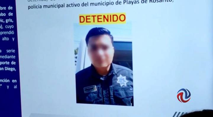 Detienen a agente municipal de Rosarito; provocó una persecución en auto robado