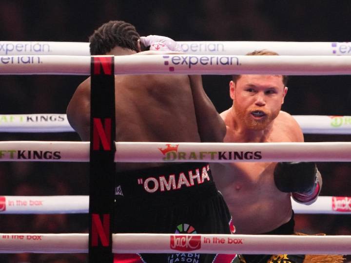 Óscar de la Hoya critica a "Canelo" Álvarez y fans le responden