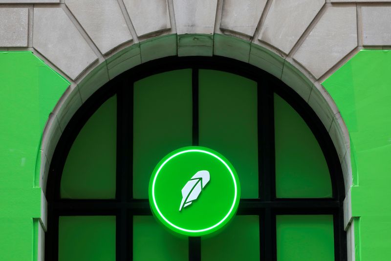 AppLovin, Robinhood, Emcor set to join S&P 500
