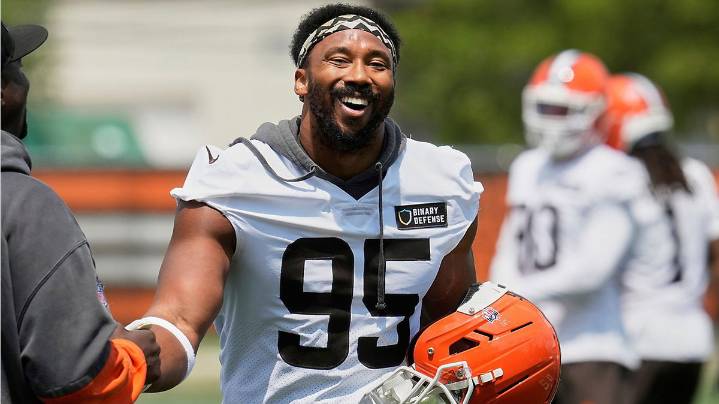 Myles Garrett Fires Back at Lions’ John Morton Hours After He Called Out Browns Defense Myles Garrett responds to John Morton’s bold claim about the Lions’ run game, setting the stage for an intense s