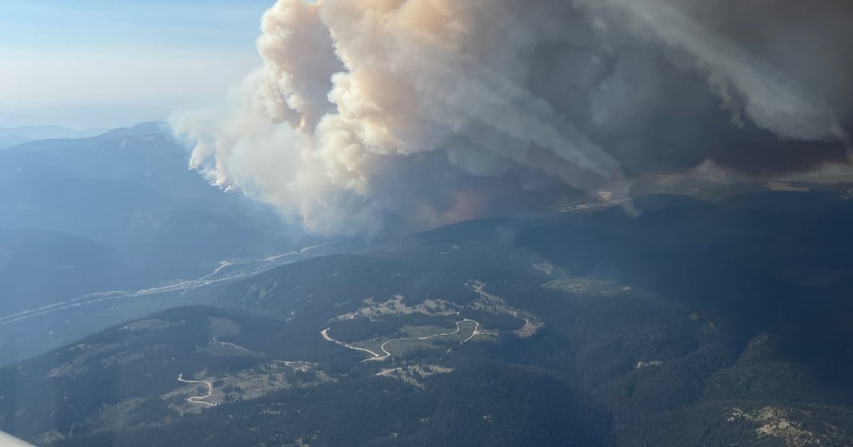 B.C. wildfires: Coquihalla blaze prompts evacuation alerts