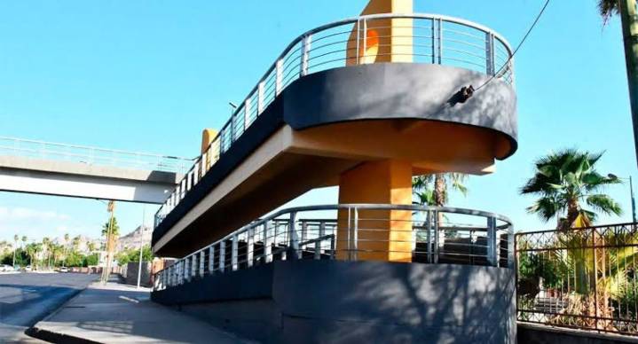 Ayuntamiento y rectoría analizan alternativas sobre cruce peatonal seguro en Unison de Hermosillo