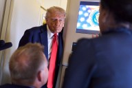 Trump va contra visas de trabajo H-1B; planea tasa de solicitud de 100 mil dólares