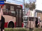 Caos e informalidad en Av. Javier Prado: combis y vans invaden carril del Corredor Rojo