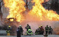 Suman 8 muertos por explosión de pipa; siguen 67 en hospital