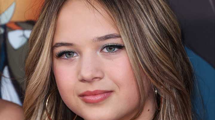 Nepo baby looks just like her movie star mom says fans as she walks red carpet with Hollywood actor dad
