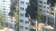 ¡Impactante! Niños saltan de un edificio para huir de las llamas en Francia (+Video)