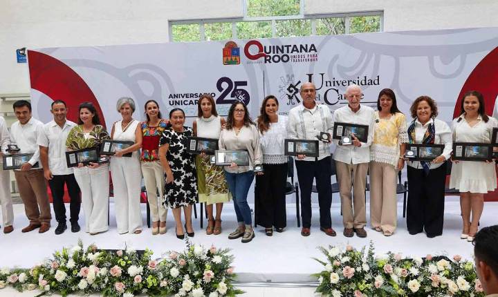 Conmemora Ana Paty Peralta y Mara Lezama 25 años de la Universidad del Caribe