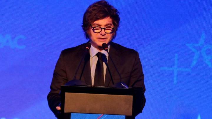 Javier Milei respondió sobre la intervención del BCRA: el armado de "un sistema anticorridas" y la "consulta popular" para dolarizar