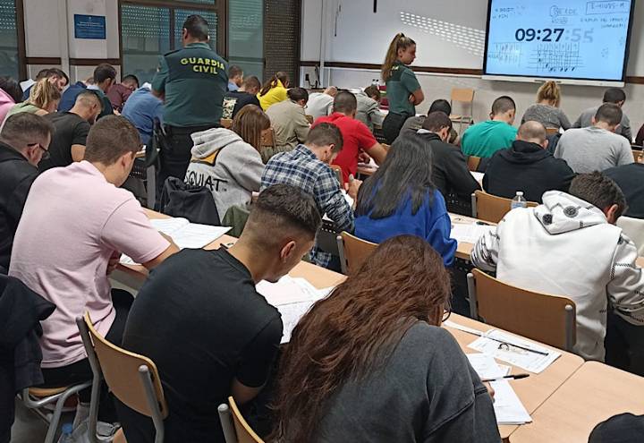 Cerca de 28.000 personas opositan este sábado a una de las 3.118 plazas ofertadas para ingresar en la Guardia Civil