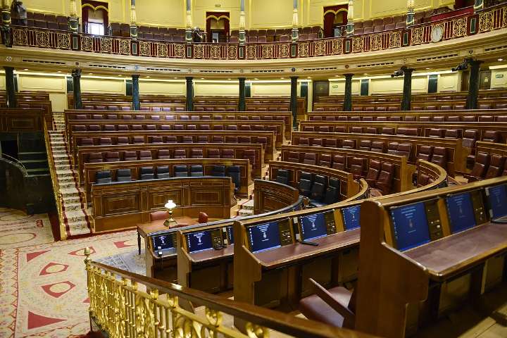 Diada en Cataluña, 'festivo' en el Congreso