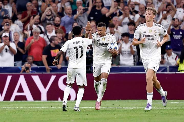 Real Madrid sublime, Barça se entona en fútbol español