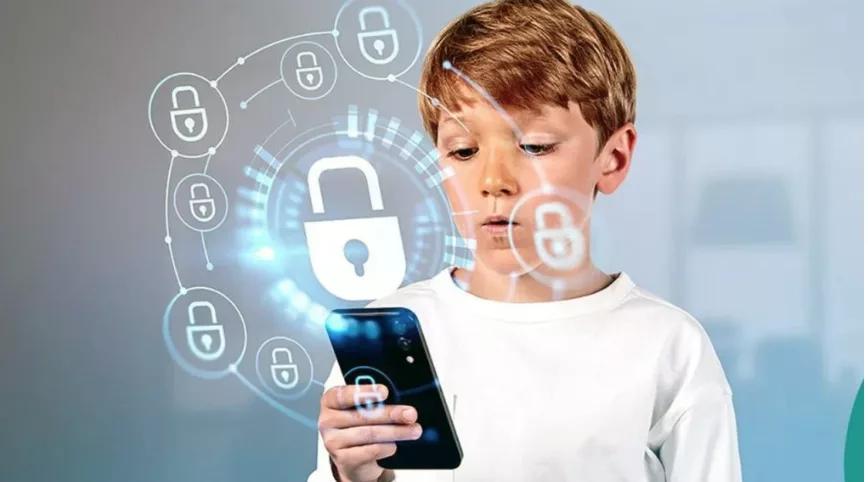 Padres deben tener precaución al compartir información sobre sus hijos en redes sociales