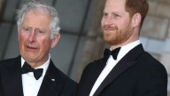 El rey Carlos de Inglaterra se reúne en Londres con su hijo Harry, 18 meses después de su último encuentro