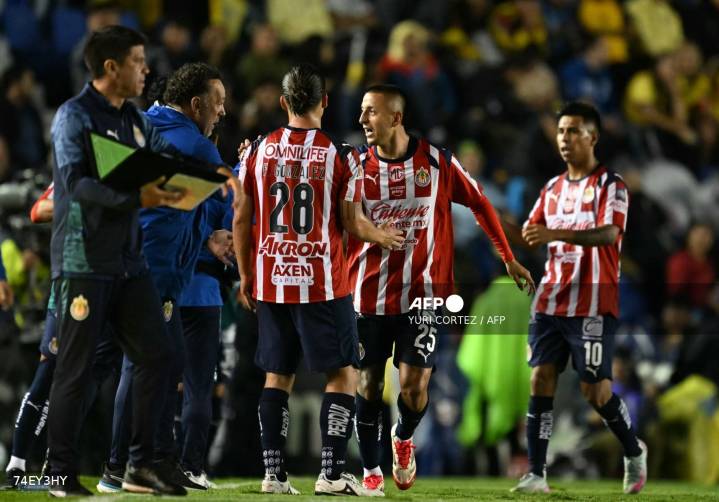 Chivas de Milito vencen al América y elevan sus bonos