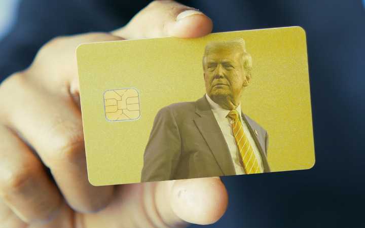 EE.UU. exigirá 100,000 dólares al año para la visa H1-B y anuncia nueva 'tarjeta dorada'