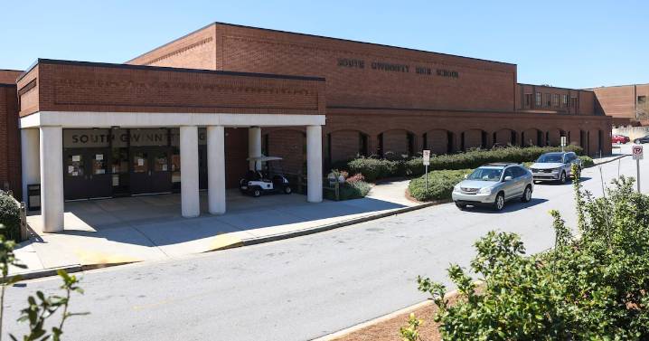 Student stabbed breaking up fight at Gwinnett high school, officials say