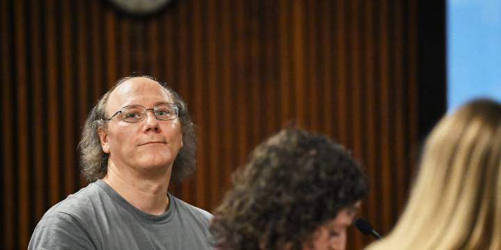 Man admits in chilling TV interview to killing and burying his parents