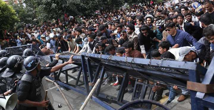 Nepal: disturbios por veto a Facebook y otras redes dejan saldo mortal