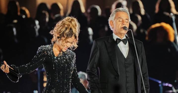 Karol G se llevó aplausos en concierto en el Vaticano con su show con Andrea Bocelli