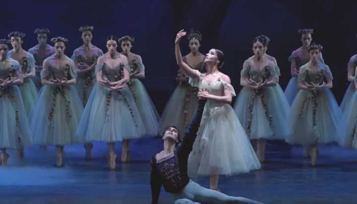 Jóvenes de Colombia y Venezuela destacan en el ballet chileno