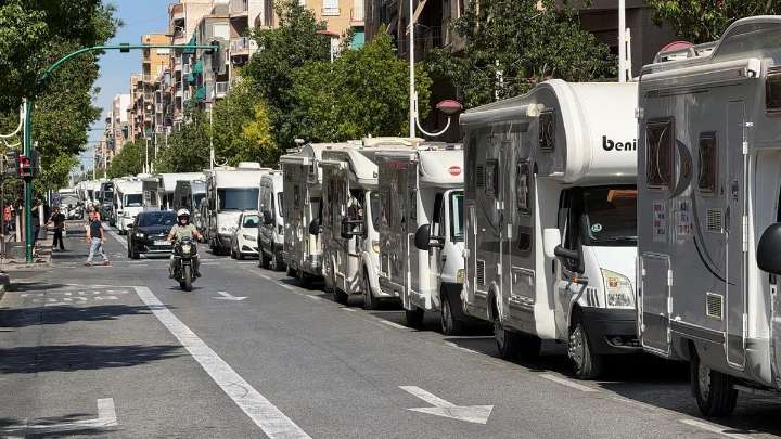 Las autocaravanas redoblan la presión por el coto en la costa: "Las señales son ilegales"