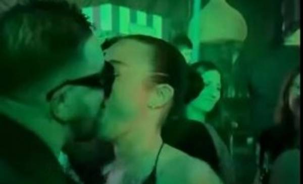 Fede Bal se olvidó de Evelyn Botto: estuvo a los besos con una notera en el after party de los Martín Fierro