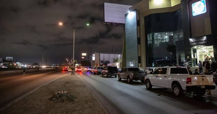 Realizan cateo en funeraria y sustraen 9 cuerpos por irregularidades