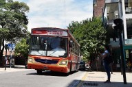 Choferes tucumanos no podrán poner música en los colectivos