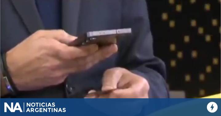 Un periodista expuso en vivo por error los datos de su tarjeta de débito