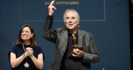 Serrat reprende a la clase política desde Cádiz: «No ayudan a lo que necesita un sistema democrático»